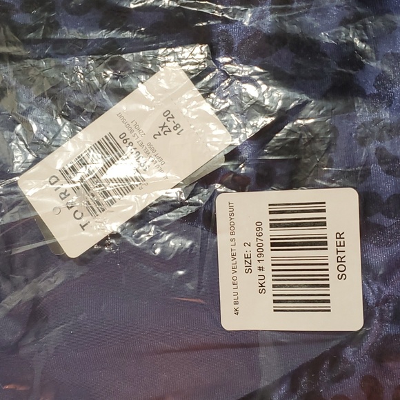 ❤️NWT VINTAGE TORRID BODYSUIT LEOPARD ANIMAL PRINT STRETCH VELVET PUFFY SLEEVES - Picture 5 of 16